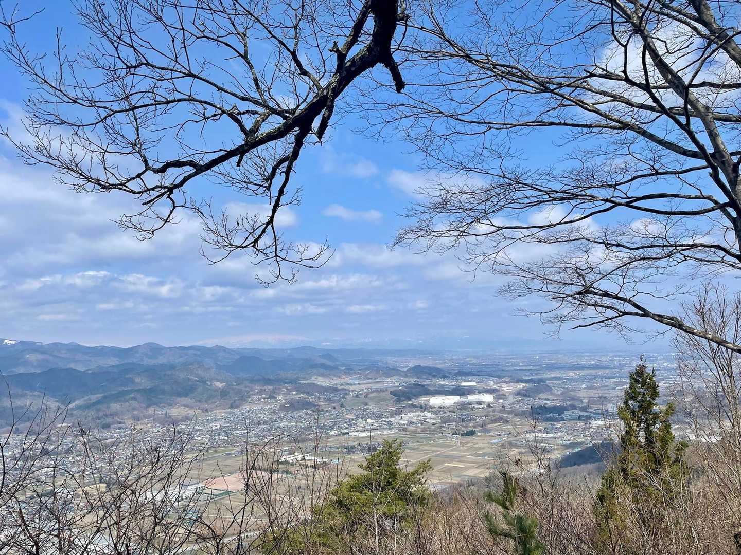 の眺望
ガス無ければ
朝日連峰と鳥海山はっきり見れる🗻