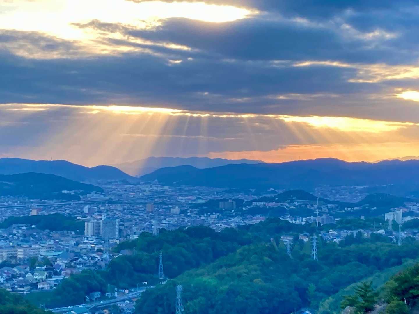 綺麗な天使のハシゴだったんだけど写真だとイマイチ⁈🤔
明日も穏やかな1日でありますように✨