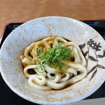 朝熊茶屋で伊勢うどん。もちもち美味しい。足りなかったからコロッケも食べたよ。全然足りないよ。