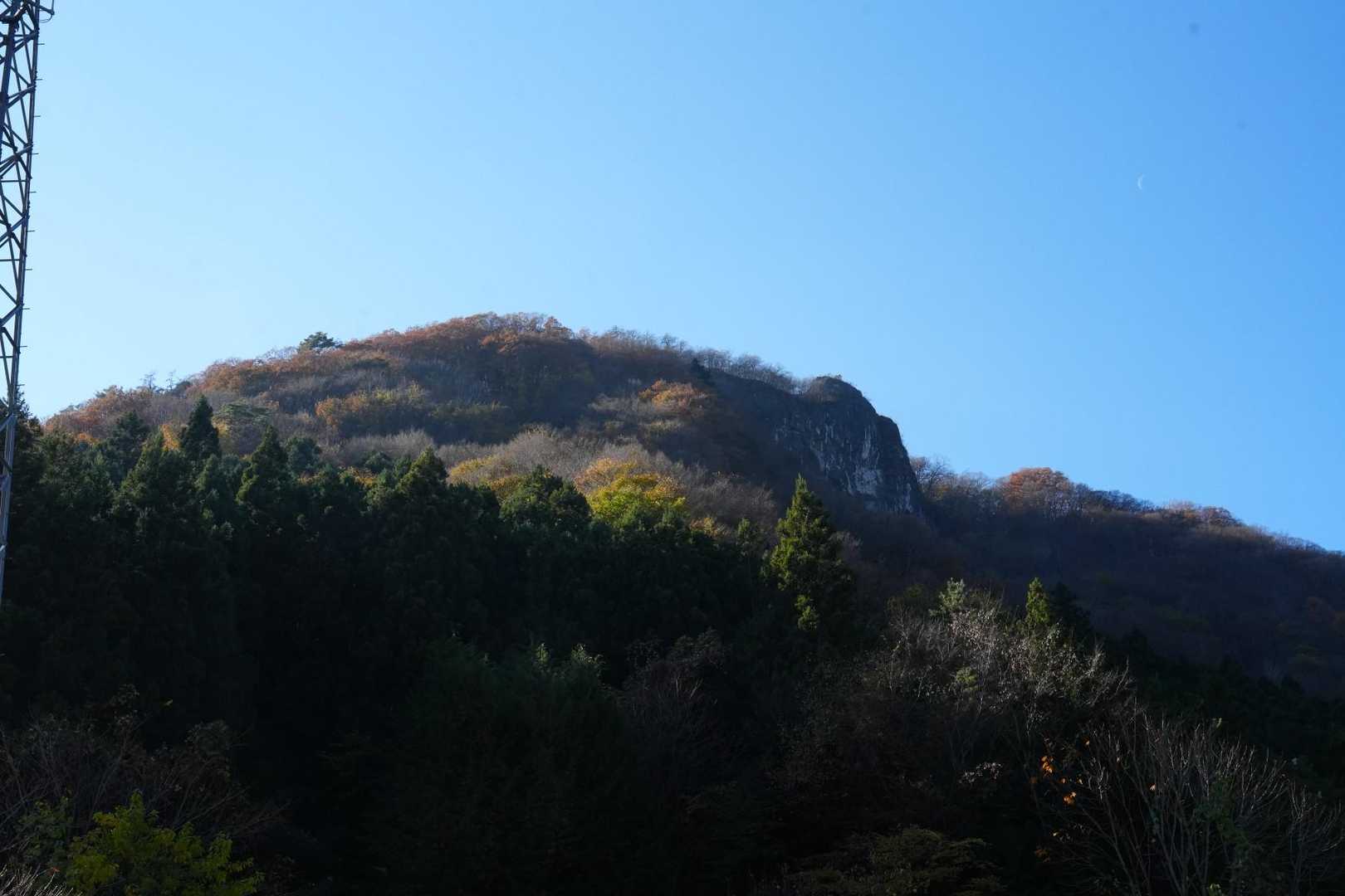 これから登るタトロ山頂が見えた