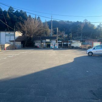 登山道を出て初狩駅到着。
2分後に電車が来ました。ラッキー。