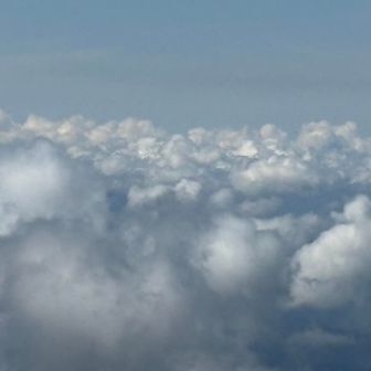 ※9合目より越後平野を埋め尽くす雲海。
