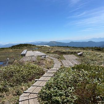 山頂のちょっと先に絶景ベンチありました〜✨