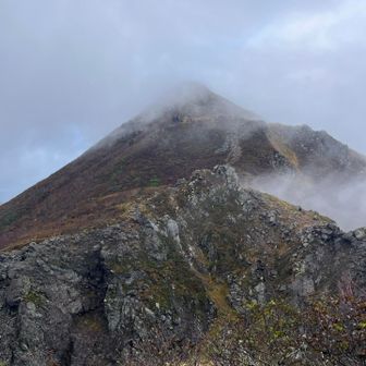 ほんの一瞬、姿を見せてくれた岩木山
