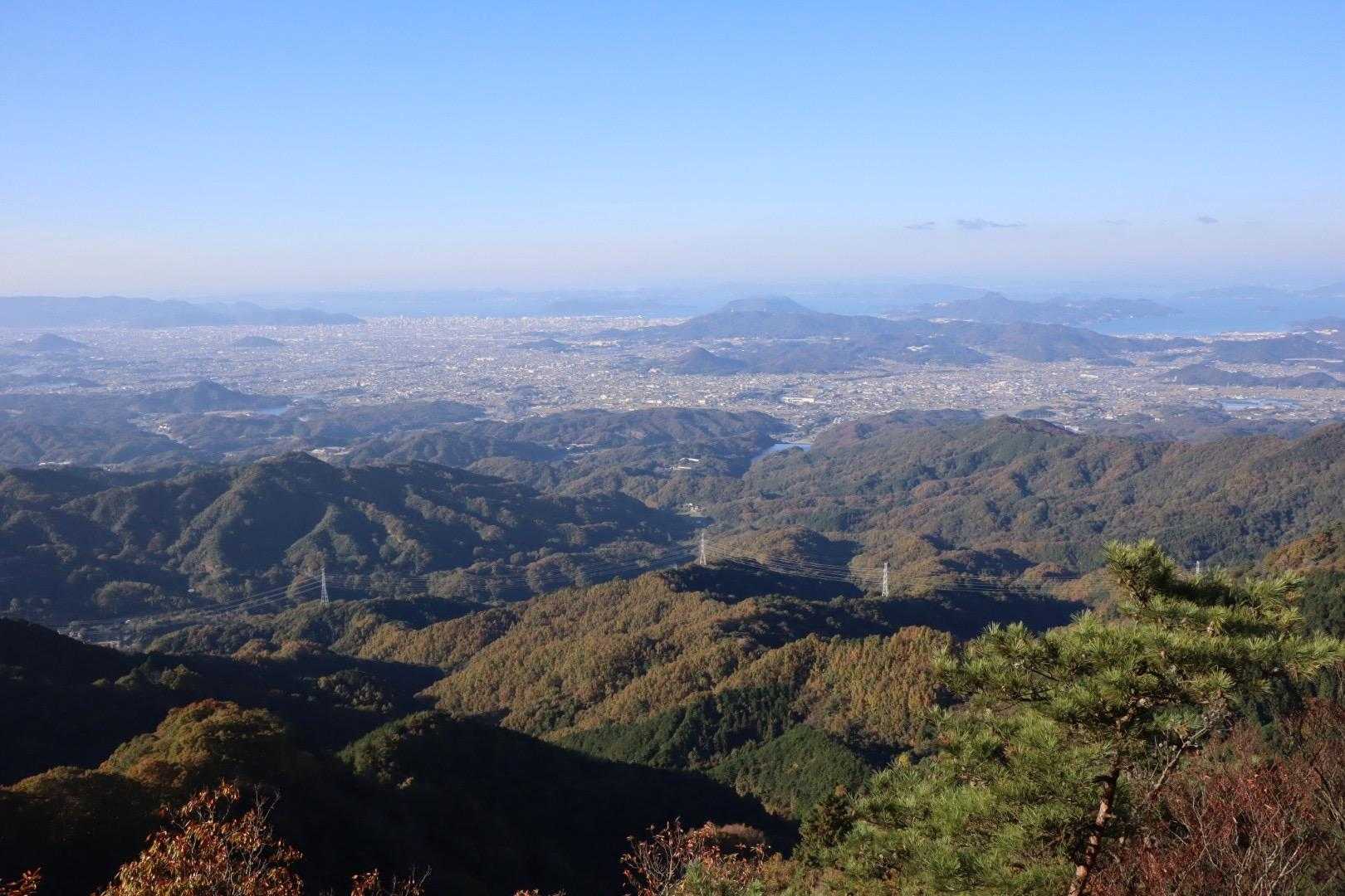 東かがわの街並み。