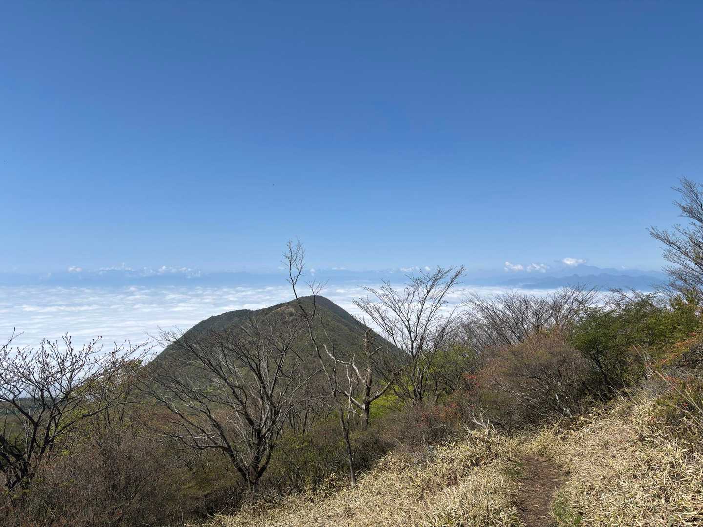 鍋割山方面