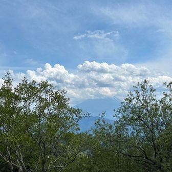 富士山は雲の中へ