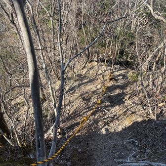 気を遣いながら下山。