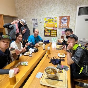 ここでちょっと早いランチタイム。
