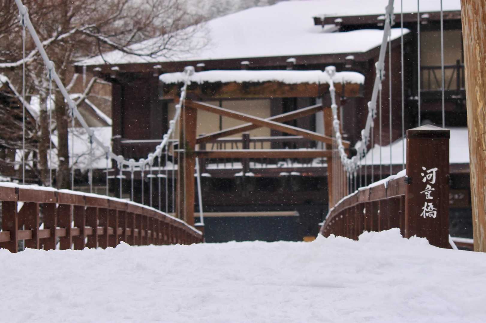 駐車場をスタートする時は無理かと思っていた河童橋、雪も止み全員揃ってたどり着くことが出来ました🙌

みんなお疲れ〜？