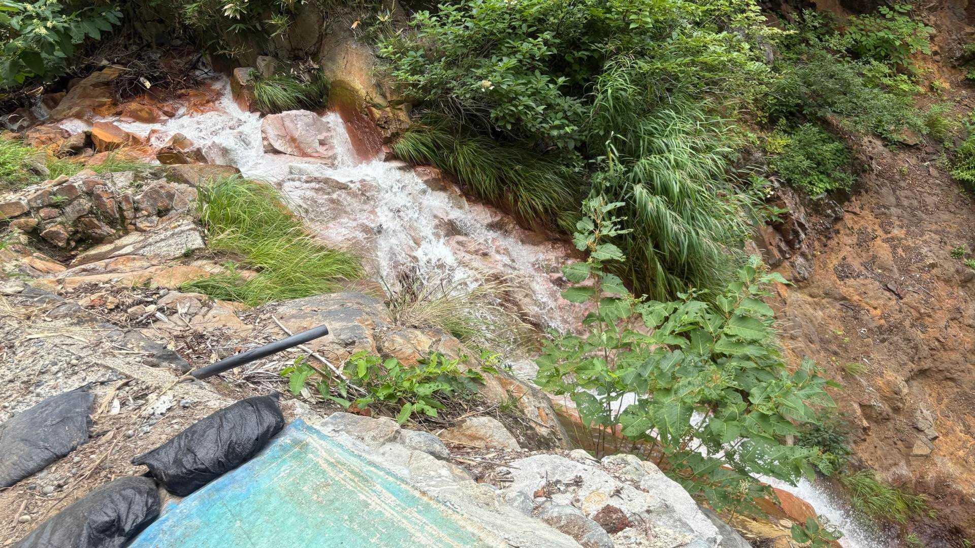 妙高山（燕温泉） | 野天風呂に始まり、急登「胸突き八丁」と鎖場を越え越後富士への写真