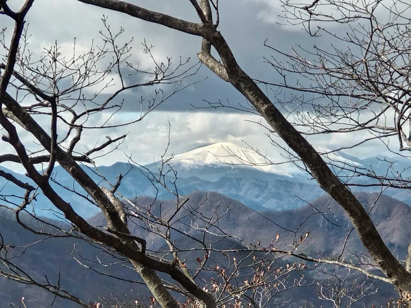 浅間山は真っ白