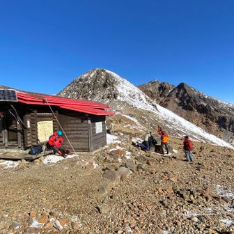 今日はここから右へ
隠居倉を目指します　風の通り道
ご安全に