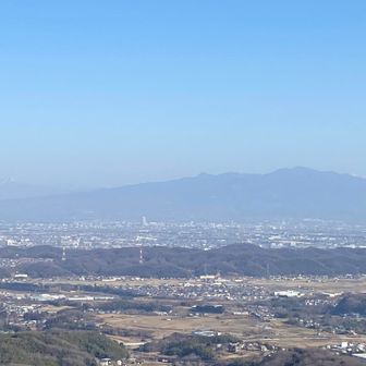 赤城山がかすんでる