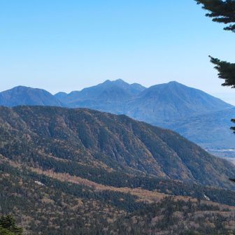 左から太郎山、子真名子山、大真名子山、男体山そろい踏み