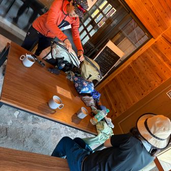 暖かいの飲みながら出発準備