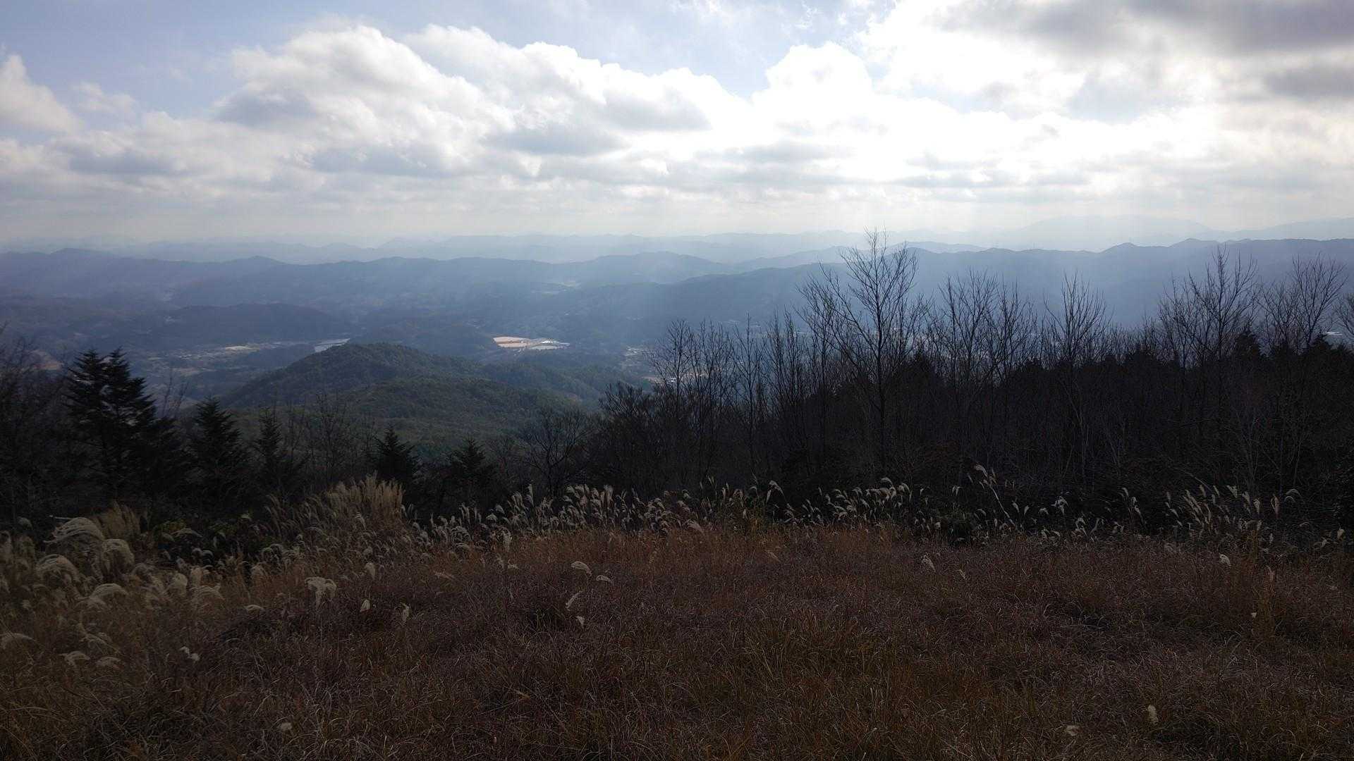 右奥の高い山へも次行こう！