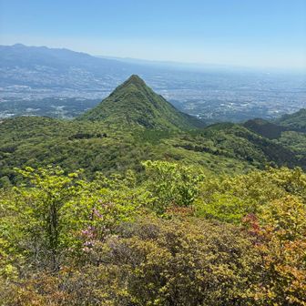 私…あの山を越えてきたのねー！