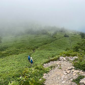 根子岳方面へ戻る。