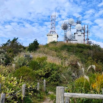 女三瓶山📡📶へ登り返します