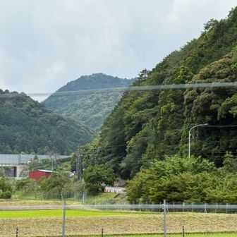 再び麓に降りて来ました😅
見えている真ん中のお山が音羽富士かな？