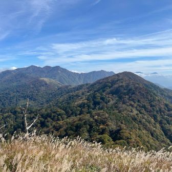 前烏帽子山山頂から👀
剣山、次郎笈も見えます