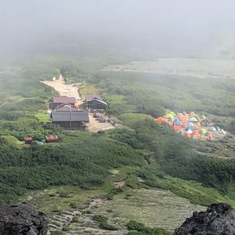 黒岳石室とテント村