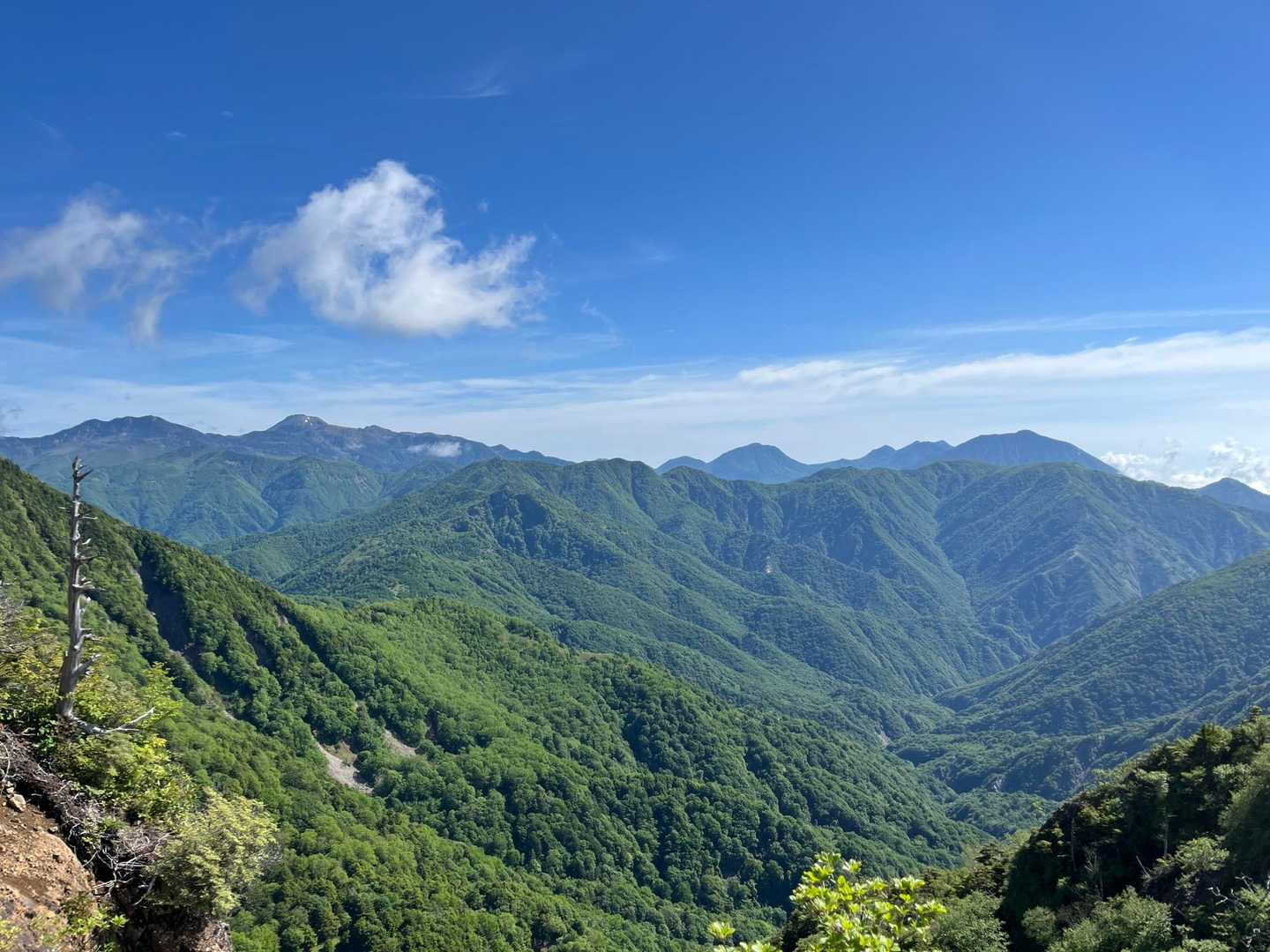 日光白根山や男体山が見れて、稜線歩きは良かったです