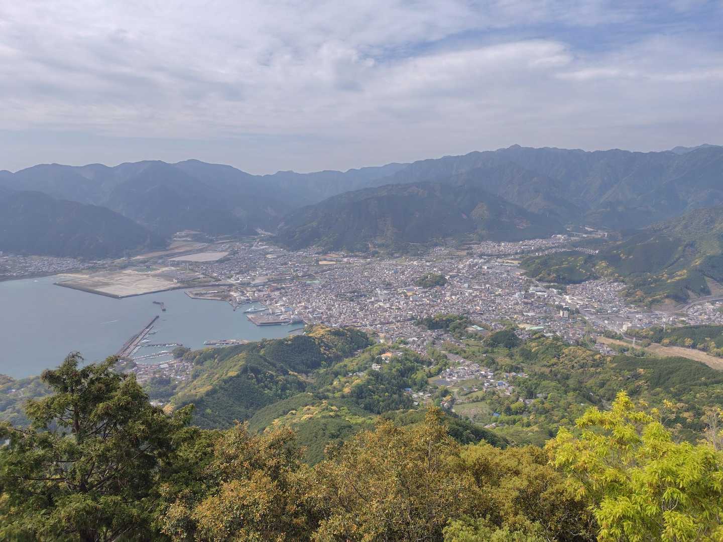 南紀エリアはどこも過疎地だけど、ここ尾鷲市は結構賑やかな方です