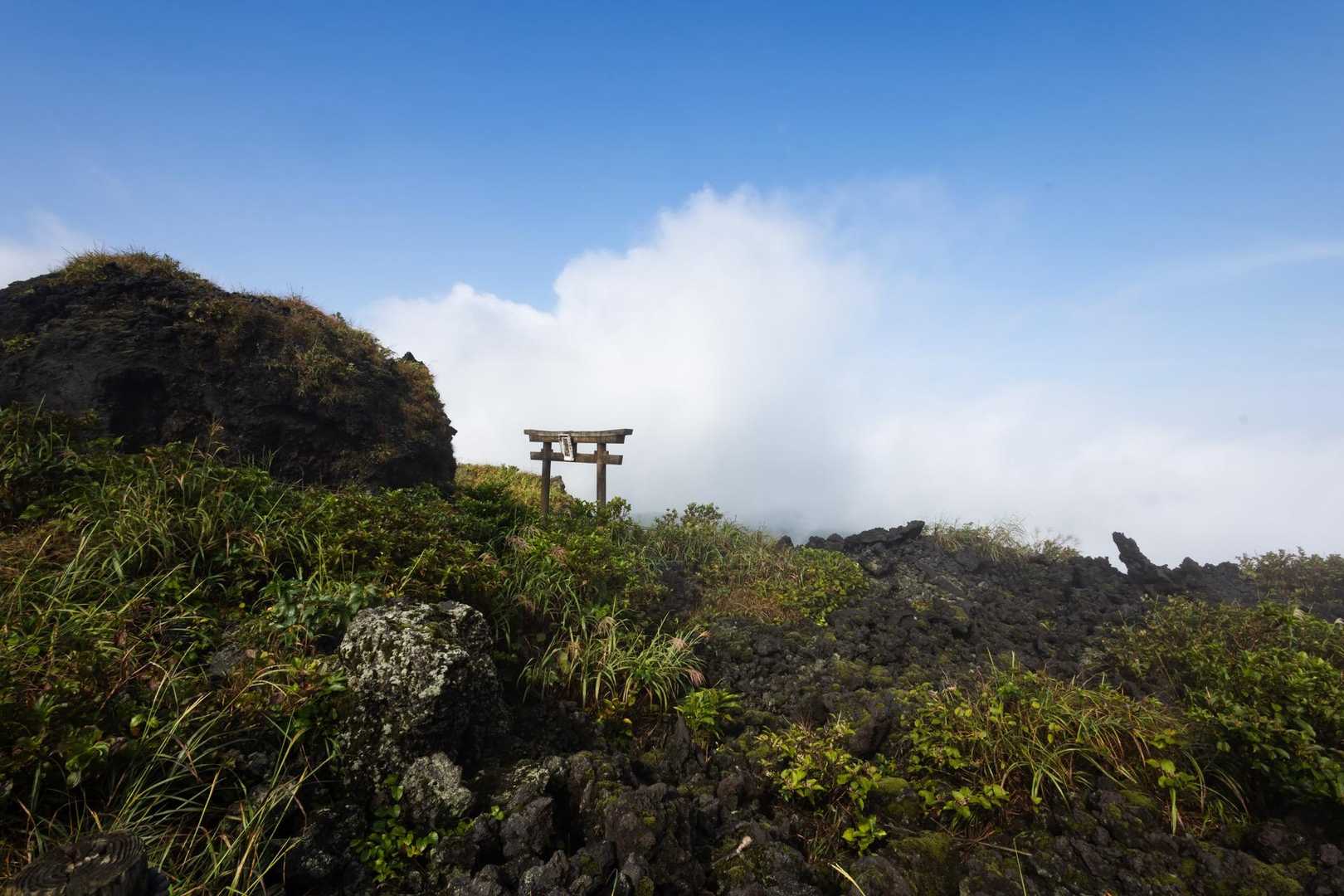 三原山頂口バス停-三原山山頂口-三原神社-剣ガ峰 周回コースの写真