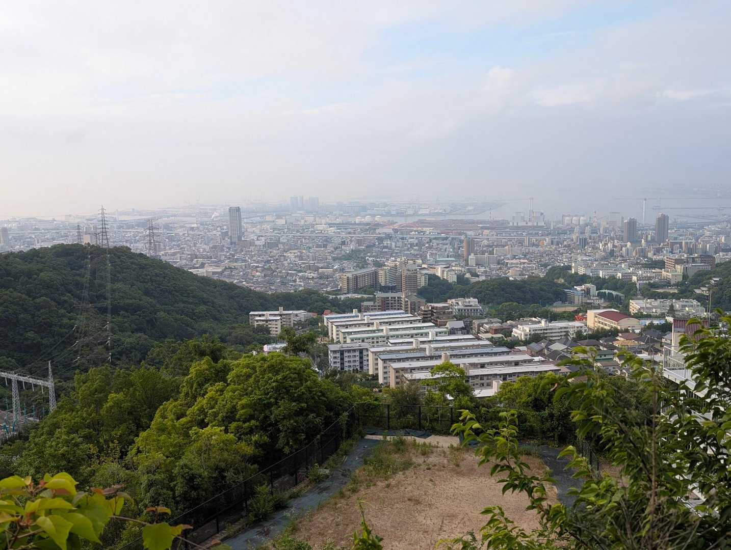 登山口は雲の下で眺望も現れた✨