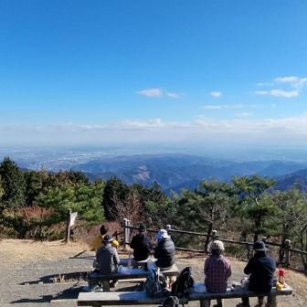日の出山広場