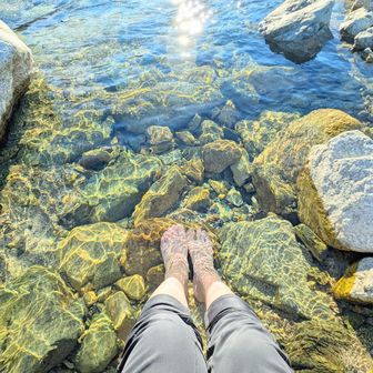 下山後
綺麗な称名川で
クールダウン
キンキンに冷たい