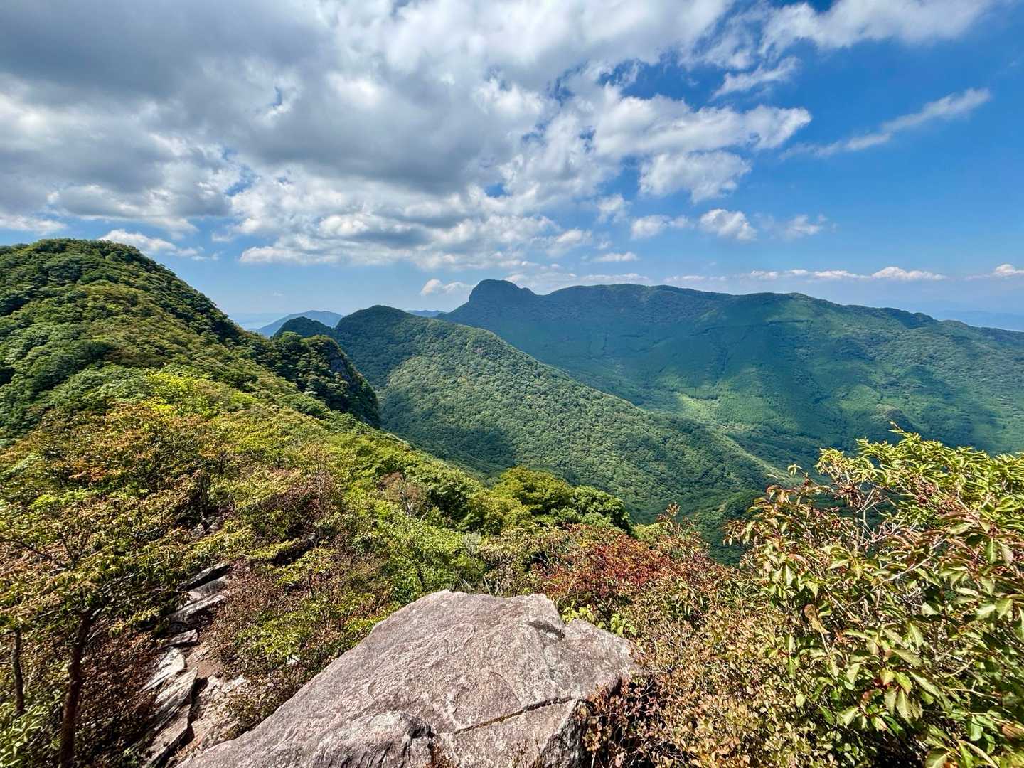 つん！と見えるのは経ヶ岳。
佐賀県最高峰。