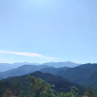 椎原峠から金山方面へ、次はあちらへも行こうか