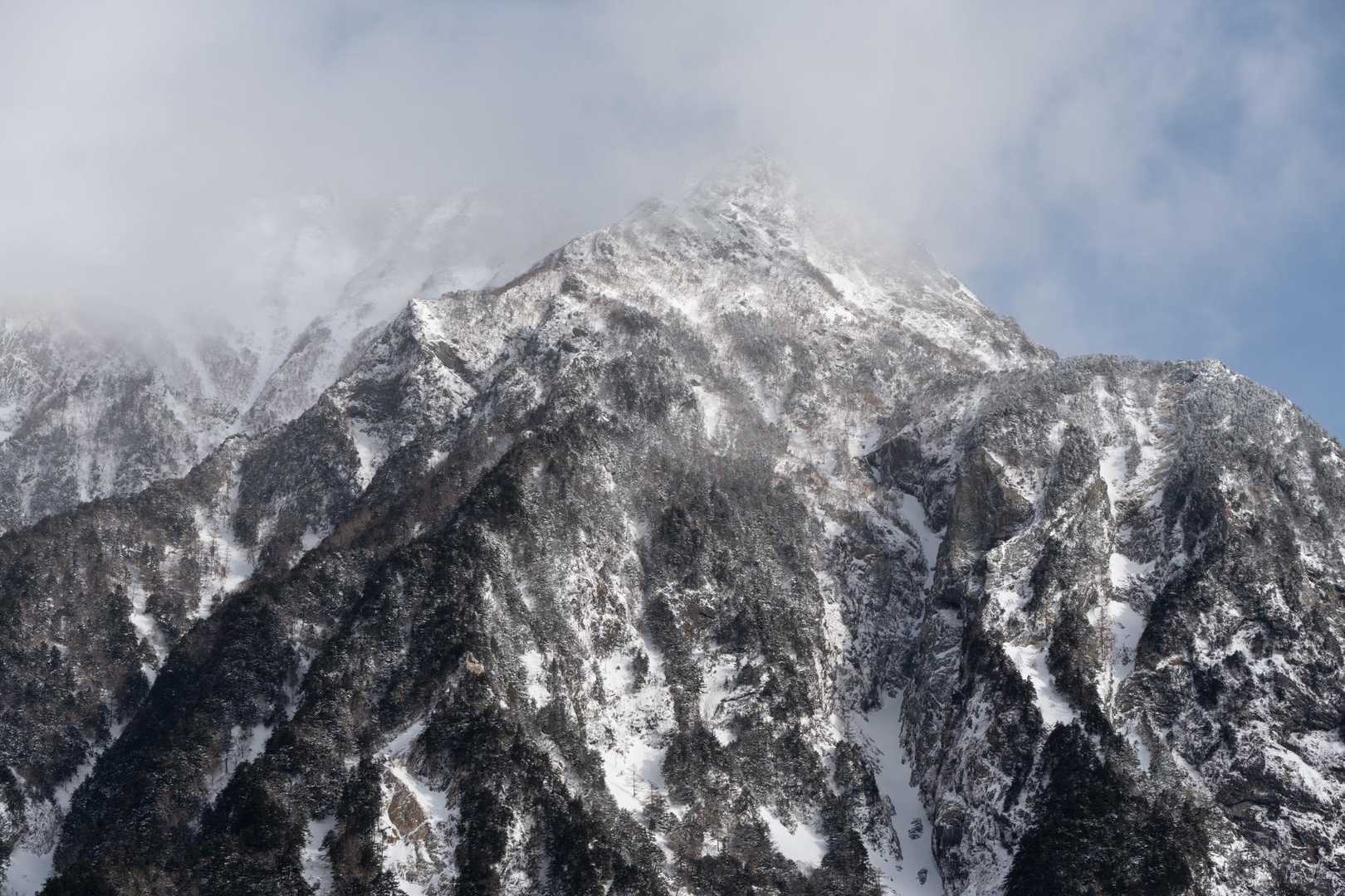 明神岳かっこいいですねー🗻
まるで剱岳⛰️