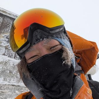 白いマスカラの季節がやってきました。。