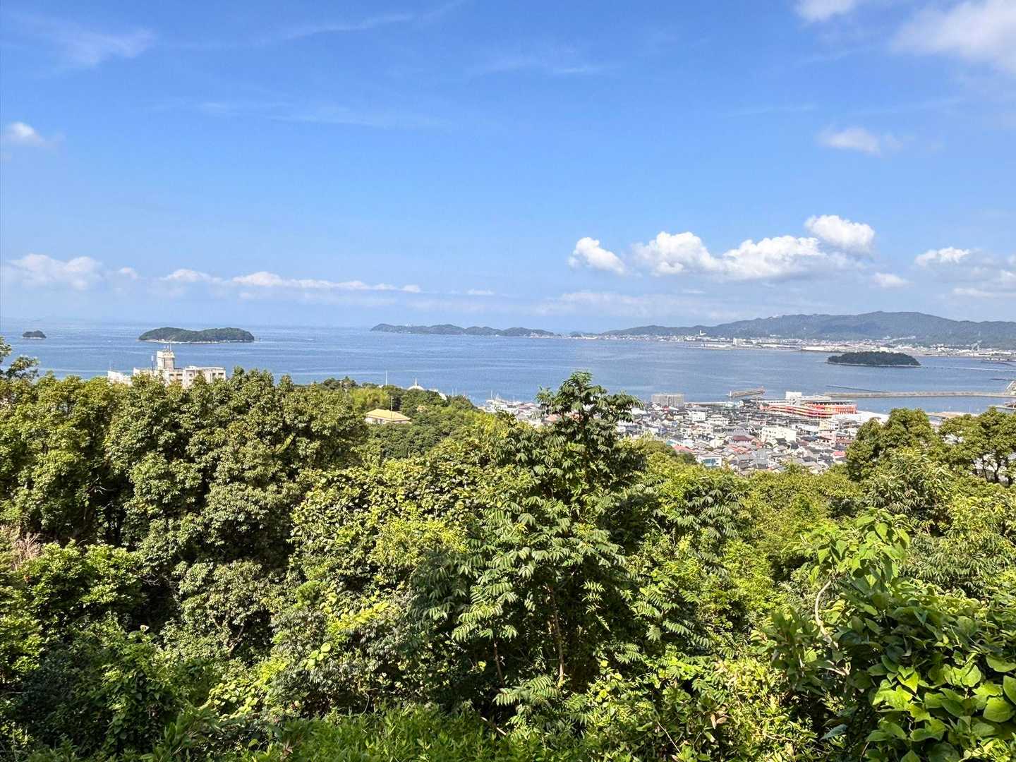 あっちの山が三ヶ根山⛰️