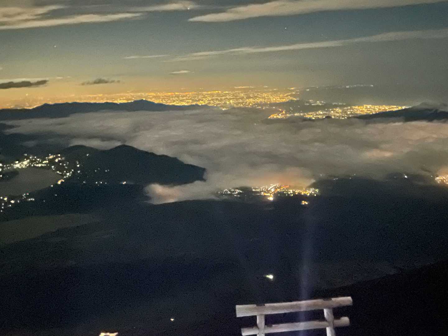 少し雲が掛かってきました
