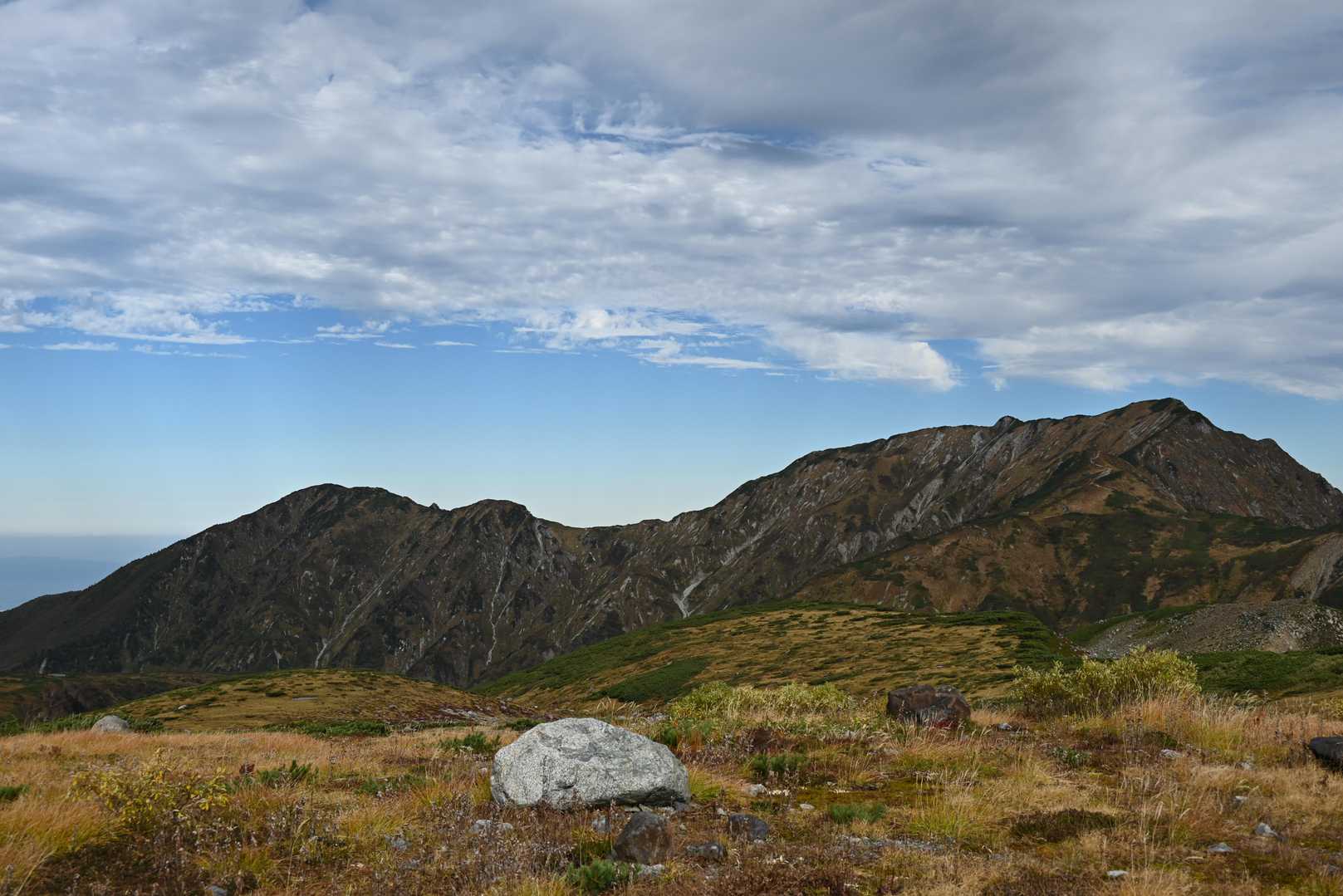 📸大日岳(左)、奥大日岳