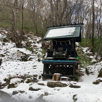 少し掃除して本日の無事を祈ります．