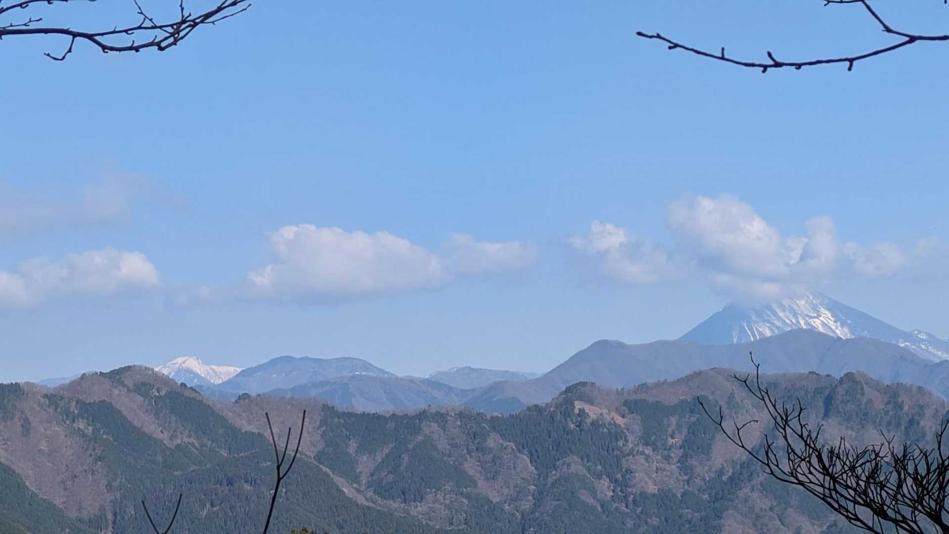 月山-石裂山バス停 縦走コースの写真