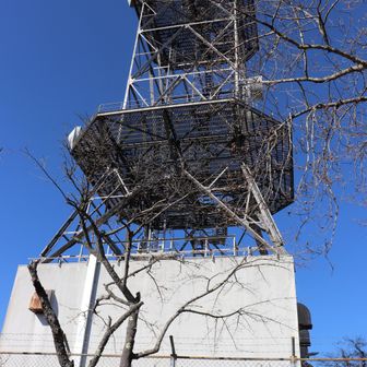 電波塔
大山のシンボルで高草山からも良く見える