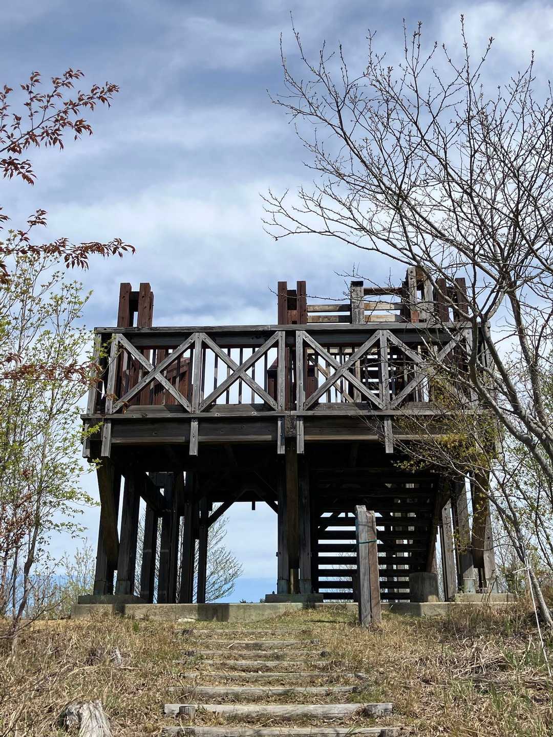 【after】

こうなりました 😁

「展望 塔」 高層マンション
               が
「展望 台」 二階建てアパートに 

しか〜し、、、