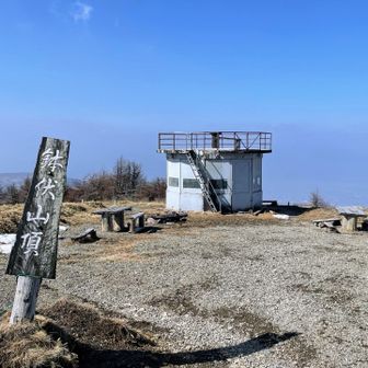 展望台に登ってみましたが霞んでるので眺望は残念😆