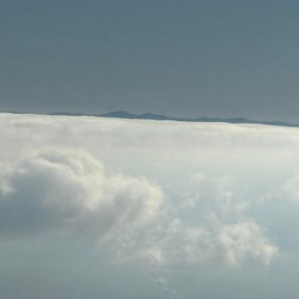 ＡＲ山ナビによると…脊梁の山頂が！
顔を出してる、

次はいつ登れるだろう…