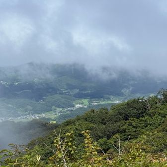 ちょうど雨は止んだけど周りは雨雲だらけ。