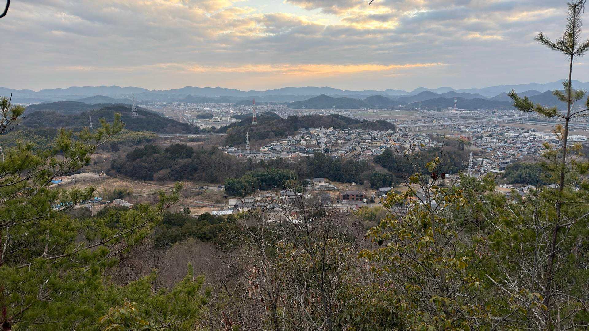 中央アルプスも見えて各務原アルプスも眺められた。この日はいうことなし！空はオレンジ色になってきた！