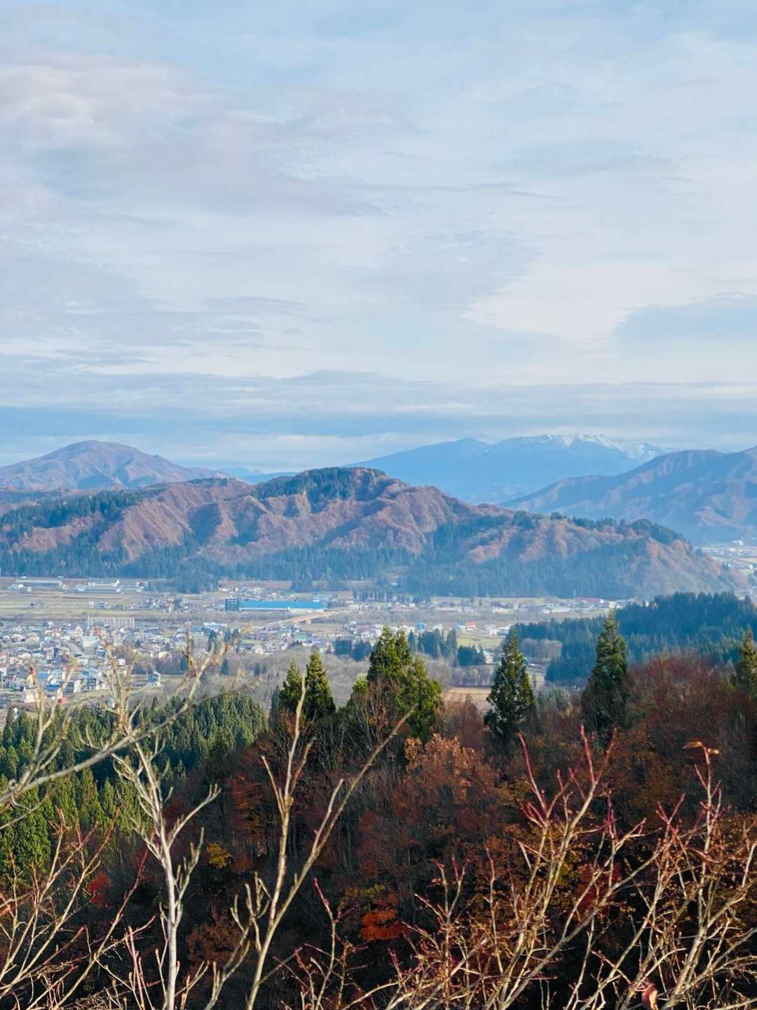 奥に守門岳🏔️左は鳥屋ヶ峰⛰️