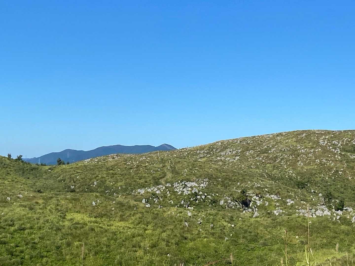 奥に花尾山⛰️が見えます。